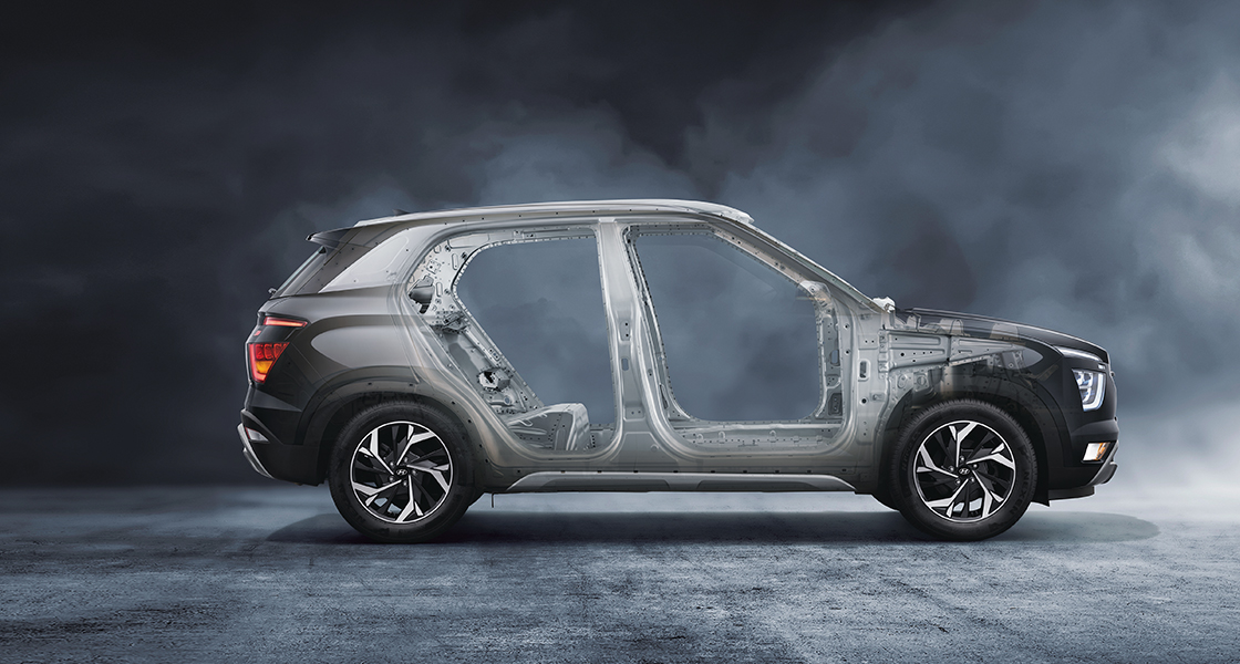 Side top view of white Creta with transparent doors and sunroof to show the interior